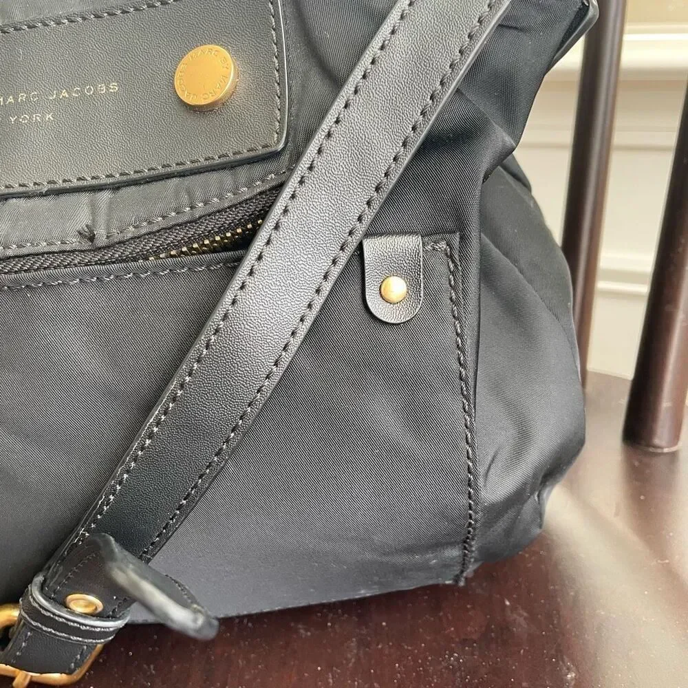 Marc Jacobs Preppy Nylon Messenger Bag Black Gold $200